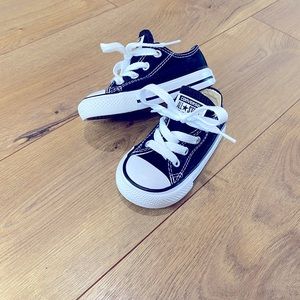 Converse all star toddler shoe size 5